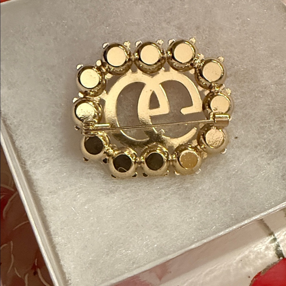 Fashion Jewelry Gold-Tone Crystal Brooch - Picture 6 of 8